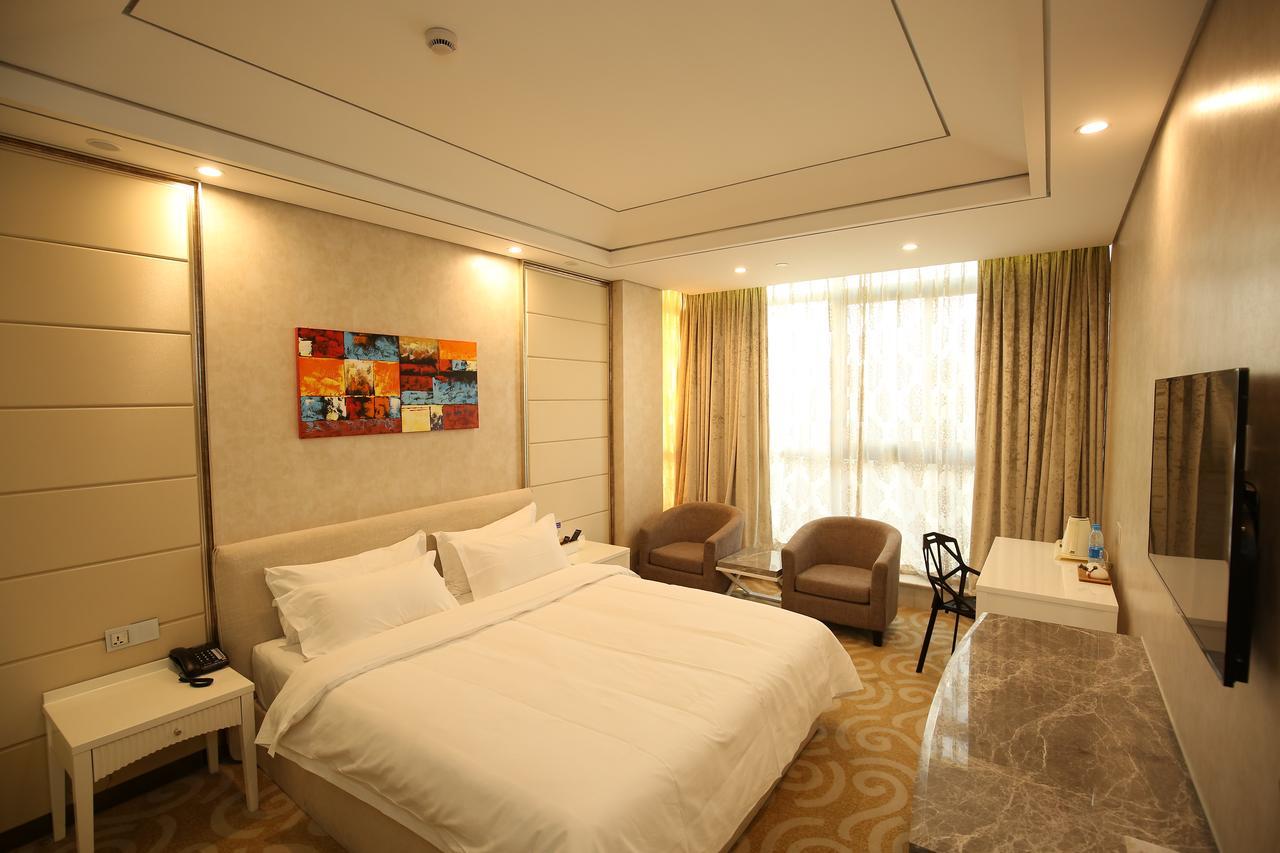 Crown Crystal Hotel Шанхай Экстерьер фото