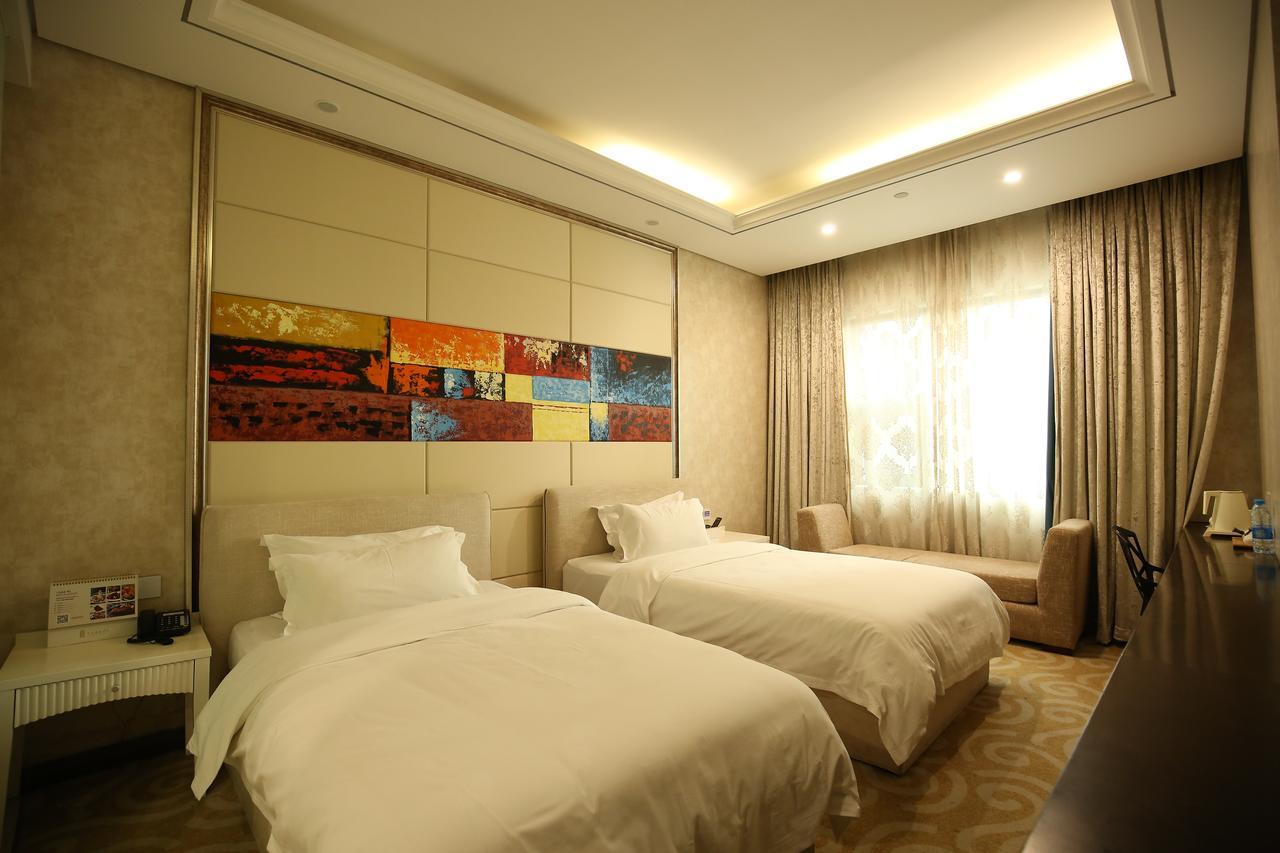 Crown Crystal Hotel Шанхай Экстерьер фото