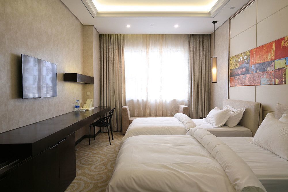 Crown Crystal Hotel Шанхай Экстерьер фото