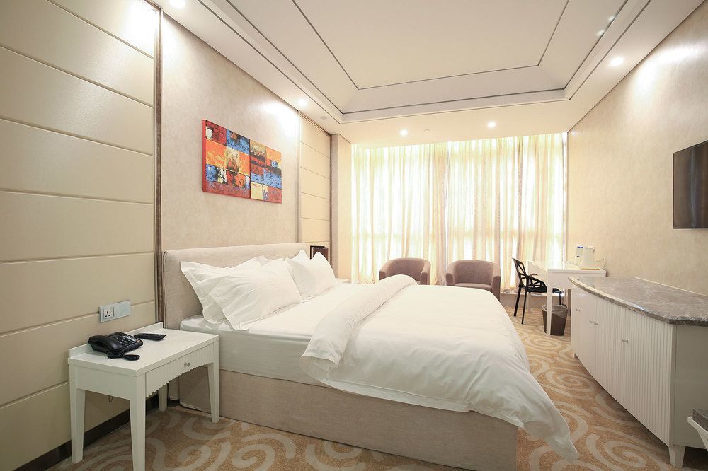 Crown Crystal Hotel Шанхай Экстерьер фото